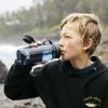 imageYETI Yonder Water Bottle with Yonder Tether Cap Lightweight Leakproof and BPAFreeUltramarine Violet
